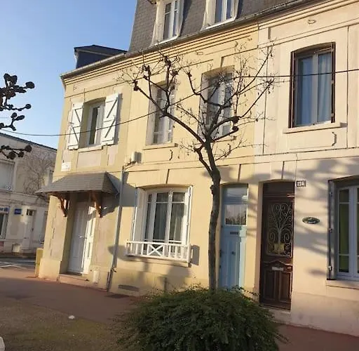 Holiday home Maison Plein Centre De *